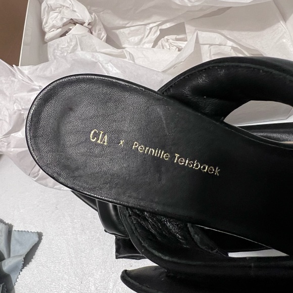 Gia x Pernille Perni 03 Two-Strap Padded Leather Sandals classic stylish casual - Picture 7 of 7